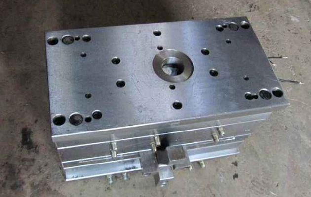 塑膠注塑冷卻水回路（lù）銘牌設計要求