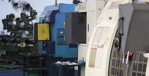 塑膠模具應（yīng）用於新能源汽車領域？塑膠模（mó）具有哪些特點？